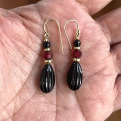 Victorian Vibe Dainty Drop Dangle Earrings Onyx Ruby Gold Tones