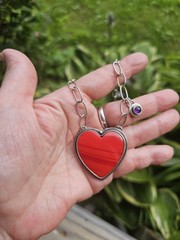 BEAUTIFUL Artisan Ornate Sterling Silver Red RosalitaAmethyst, signed oval link.