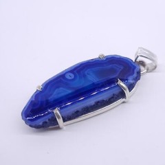 Deep Blue Elegance: Royal Blue Agate Pendant (2.5″x1.5″)