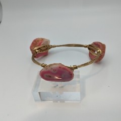 Pink Druzy Bracelet Large Quartz Pink Gemstones Goldtone Wire Bangle 8″ Gran