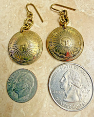 20mm SOL ARGENTINA 1 PESO SUN FACE COIN DOME DANGLE EARRINGS GOLD/BRASS-TONE