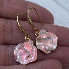 Min Favorit Pink Enamel Flower Charm & Gold Pl Artisan Drop Earrings Classic!