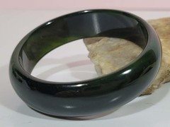 Vintage Natural Nephrite Jade Bangle Dark Green Black Veining 69grams 2cm