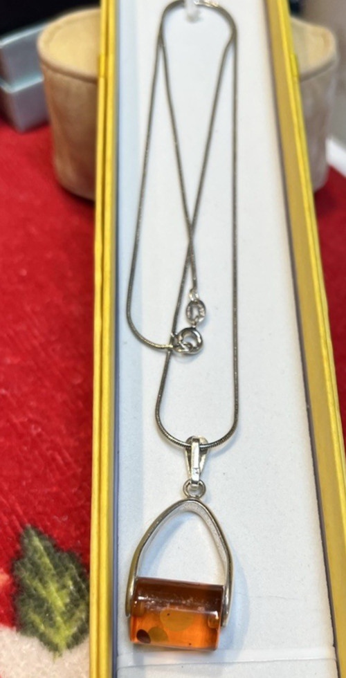 Vintage Sterling Silver Mex V-Shape Holder of Roller Shaped Amber Stone Necklace