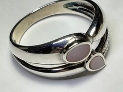 CUTE MOP INLAYS IN TRENDY STERLING SILVER.925 RING SIZE 6.5-6.75