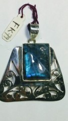 LIVELY NATURAL LABRADORITE IN STERLING SILVER DESIGNER FLORAL EMBOSSED PENDANT!
