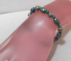 Handmade Blue Swirl Art Glass Rose Beads Gold Tone Toggle Clasp Bracelet 8-1/2”