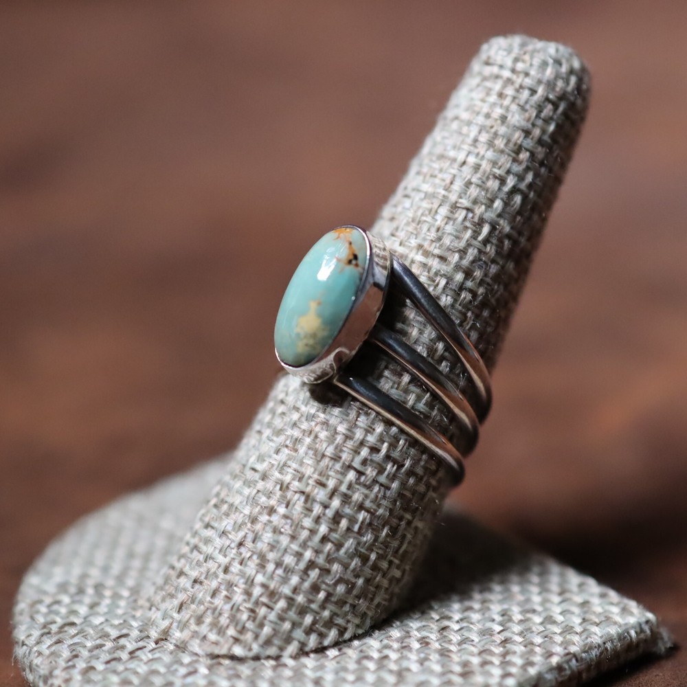 «V» Shape Ladies Ring with Oval Free Form Hand Cut Turquoise Stone Size 8