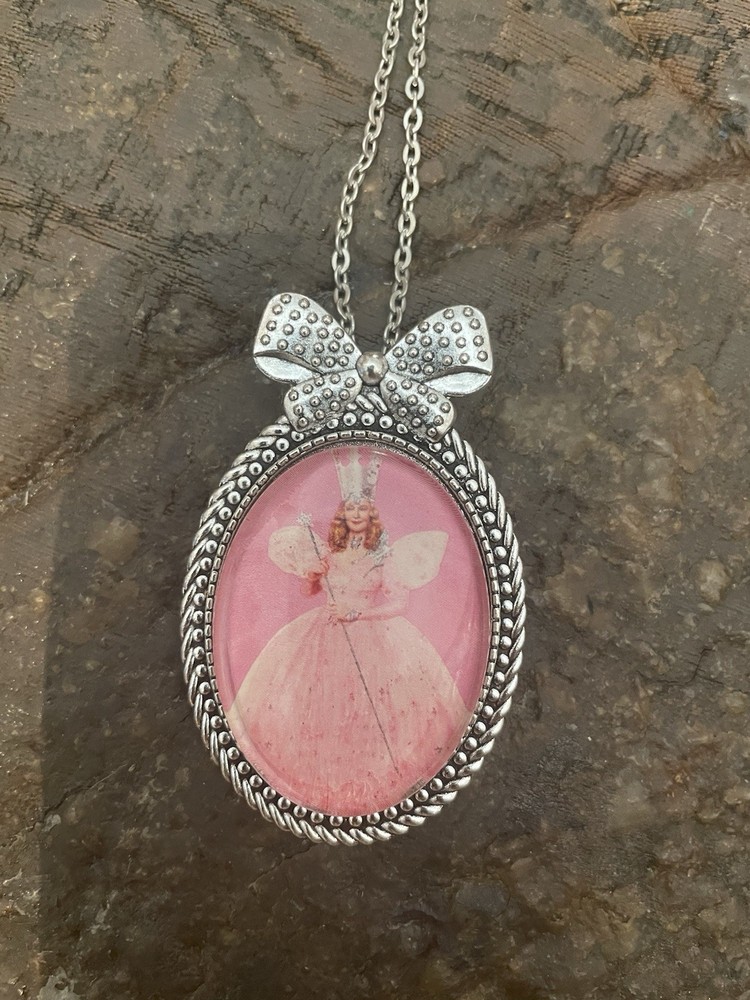 Retro Glinda Wizard of Oz Oval Silver Bow Pendant Chain Necklace Brooch Pin