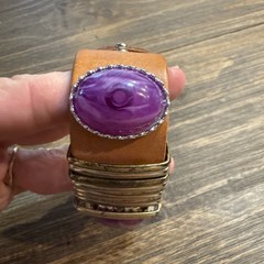 Valerie Brown Leather Bracelet Purple Plastic Stone Snap Closure 7-7.5″ Italy
