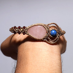 A Gentle Pulse Of Love~ Rose Quartz Serenity Bracelet W/ Garnet & Lapis Details