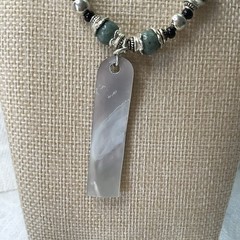 Green Aventurine Beaded Necklace 2″ Abalone Shell Pendant Silvertone Artisan 17″