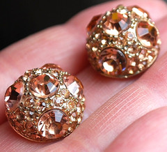 Vtg MCM Gold Tone FACETED PEACH RHINESTONE Domed Post Earrings PRONG SET 1950s