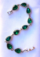 Green DROPS FACETED CRYSTAL BRACELET w EXTENDER Gift Box SILVER TONE #TB12