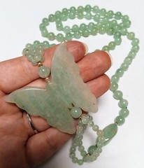 LONG JADE BEADED HAND-KNOTTED BUTTERFLY NECKLACE VINTAGE 34″