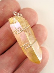 1.6″/43mm Golden Aura Quartz wire wrapped Pendant #1018