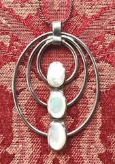Vintage Mother of Pearl Silver Pendant Necklace w/3 Oval MOP Stones