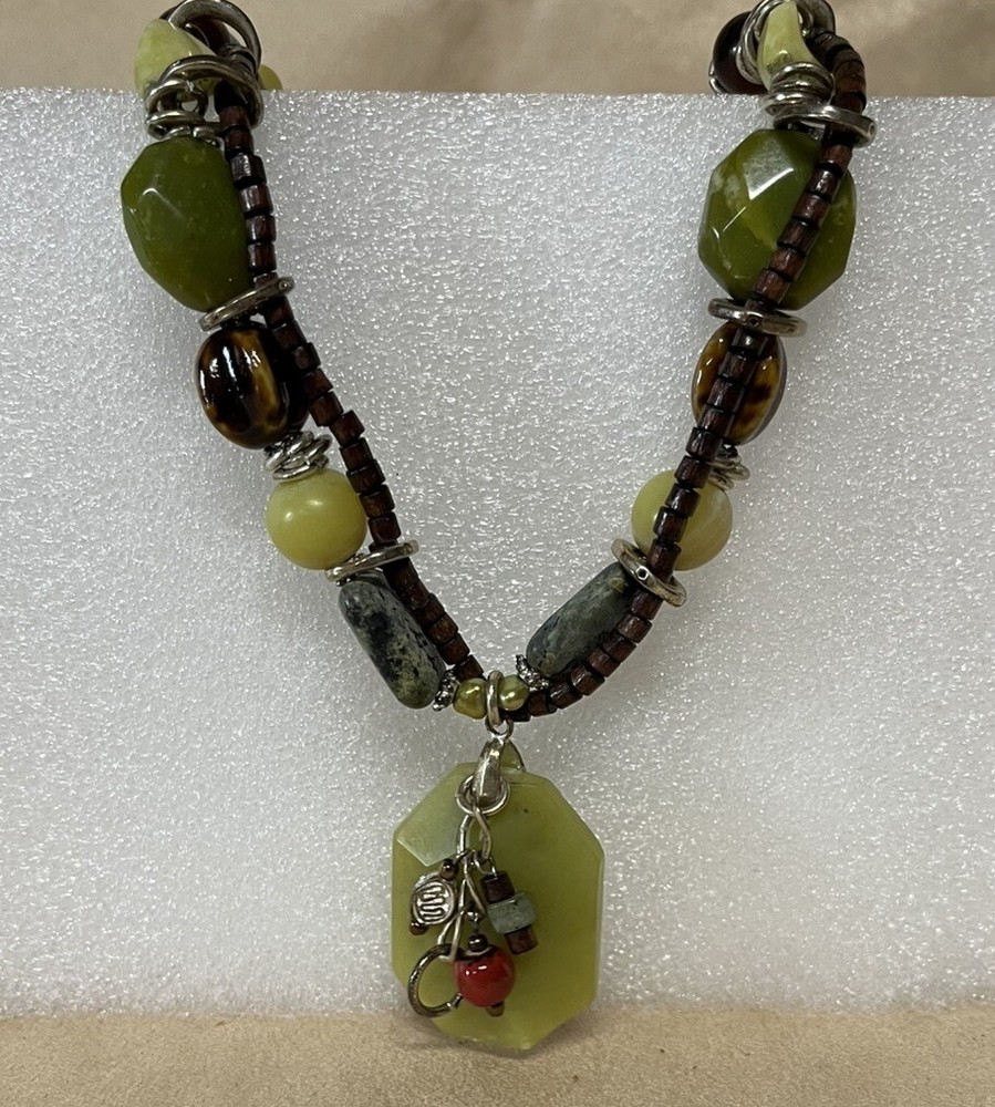 Green Chunky Stones And Beads Statement Necklace With Lobster Clasp 17”