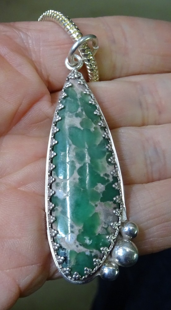 UNUSUAL HANDCRAFTED VARISCITE PENDANT SET IN STERLING SILVER 57.5X19.1X6.0 MM