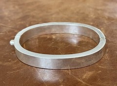 Pretty Vintage Zina Of Beverly Hills Swirl Hinged 925 Bangle Bracelet 6 3/4” In