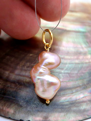 EXOTIC FRESHWATER METALLIC APRICOT IRIDESCENT RAINBOW AAA KESHI PEARL PENDANT