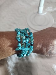Handmade Boho Turquoise-Style Chip Memory Wire Wrap Bracelet – Multi-Row Stack