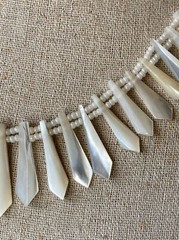 Vintage mother of pearl bib necklace 16.25″