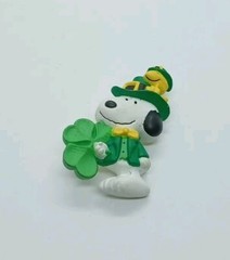 Vtg SNOOPY PEANUTS St Patty’s Day Woodstock Shamrock HALLMARK Pin #106