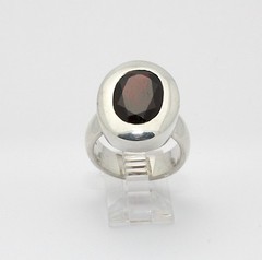 GENUINE PYROPE GARNET RING 925 STERLING SILVER Size 8.5 FAST FREE SHIPPING !!