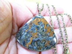 Chesolite Jasper Cabochon Pendant w/ 24″ Antiqued Brass Tone Cable Chain / G