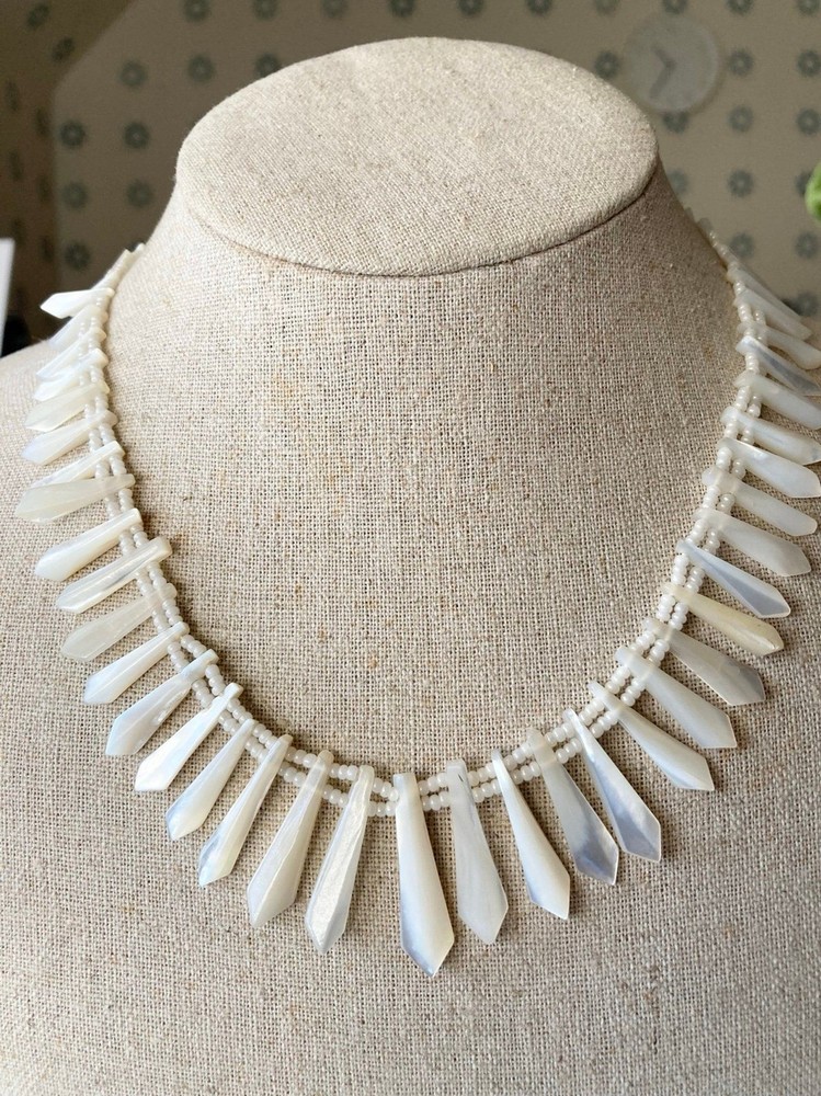 Vintage mother of pearl bib necklace 16.25″