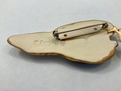 Cynthia Chuang JEWELRY 10 Abstract Enameled Peppers w/Gold Leaves BROOCH #914