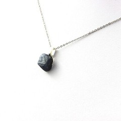 Minerals And Precious Stones. Raw Sapphire Necklace. 12.50 Ct. Zazafotsy, Ihoro