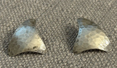 VtgSterling Silver Modernist Hammered Earrings – Abstract Triangle Studs 3.7g