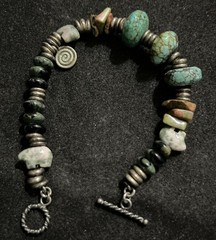 Artisan Southwest Blue Turquoise Stones Bears Bracelet, 7″ Toggle Close