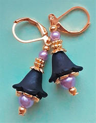 BLACK acrylic FLOWER LAVENDER glass pearl earring GP handcrafted XX