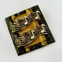 Lucinda House Brooch Pin Vintage Music Note Clef Quarter Song Black Gold Glitter