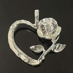 Vintage Artisan Open Rose Heart Sterling Silver Flower Pendant 1.07 Grams 3/4″