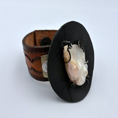 Handmade Tooled Leather Snap Closure Cuff w/ Freshwater Pearl – Size XS (6″)