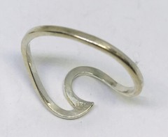 1g 925 STERLING SILVER SIZE 5 WAVE ARTISAN DESIGN RING JEWELRY FINE