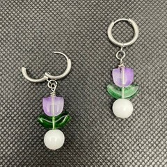 Purple Tulip With Bright Green Leaf Beaded Bracelet & Huggie Hoop Earring Set