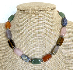 Vintage Semi-Precious Polished Stone Necklace, Adjusts 17″ – 18-3/4″ Long
