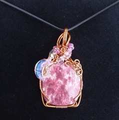 Pink Thulite copper wire wrapped stone crystal necklace with aurora borealis…