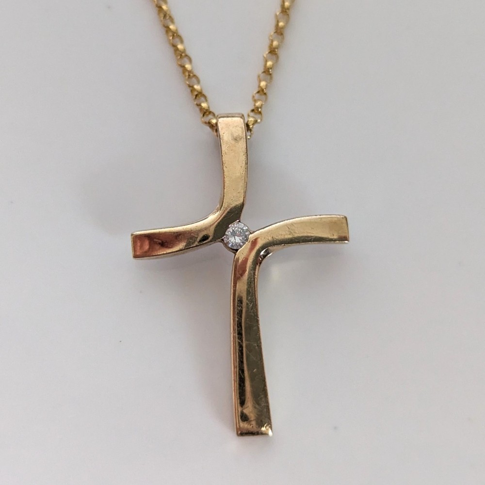 9ct Yellow Gold Cross Pendant Charm Diamond Stone 9k DIA Stamped Size 22 x 15mm