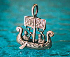 Viking Drakkar boat Pendant, Viking Long ship Amulet, Oseberg ship Jewelry