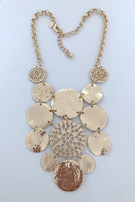 CHICO’S GOLD TONE HAMMERED DISC 16″-20″ NECKLACE