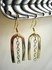 1 3/4″ Drop Inverted U Design with Gold Plate Chain on Earrings