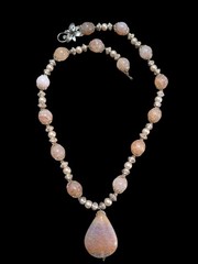 Vintage Peach Crazy Lace Agate Pendant Necklace Faux Pearl Beaded Silver Toggle