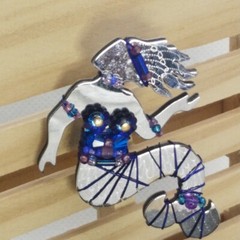 SIGNED Artist Jill Elizabeth LIZTECH Mirrored MERMAID PIN 2″ WIDE, Dated ‘97