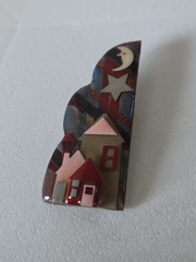 Vintage House Pins Lucinda Yates Man in the Moon Face Star Wall Wavy Brooch